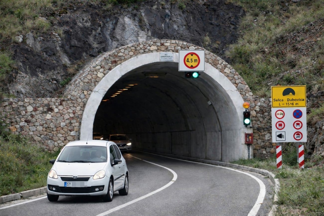 ZATVARA SE TUNEL SELCA–DUBOVICA: Noćni radovi na Hvaru, promet će se preusmjeravati