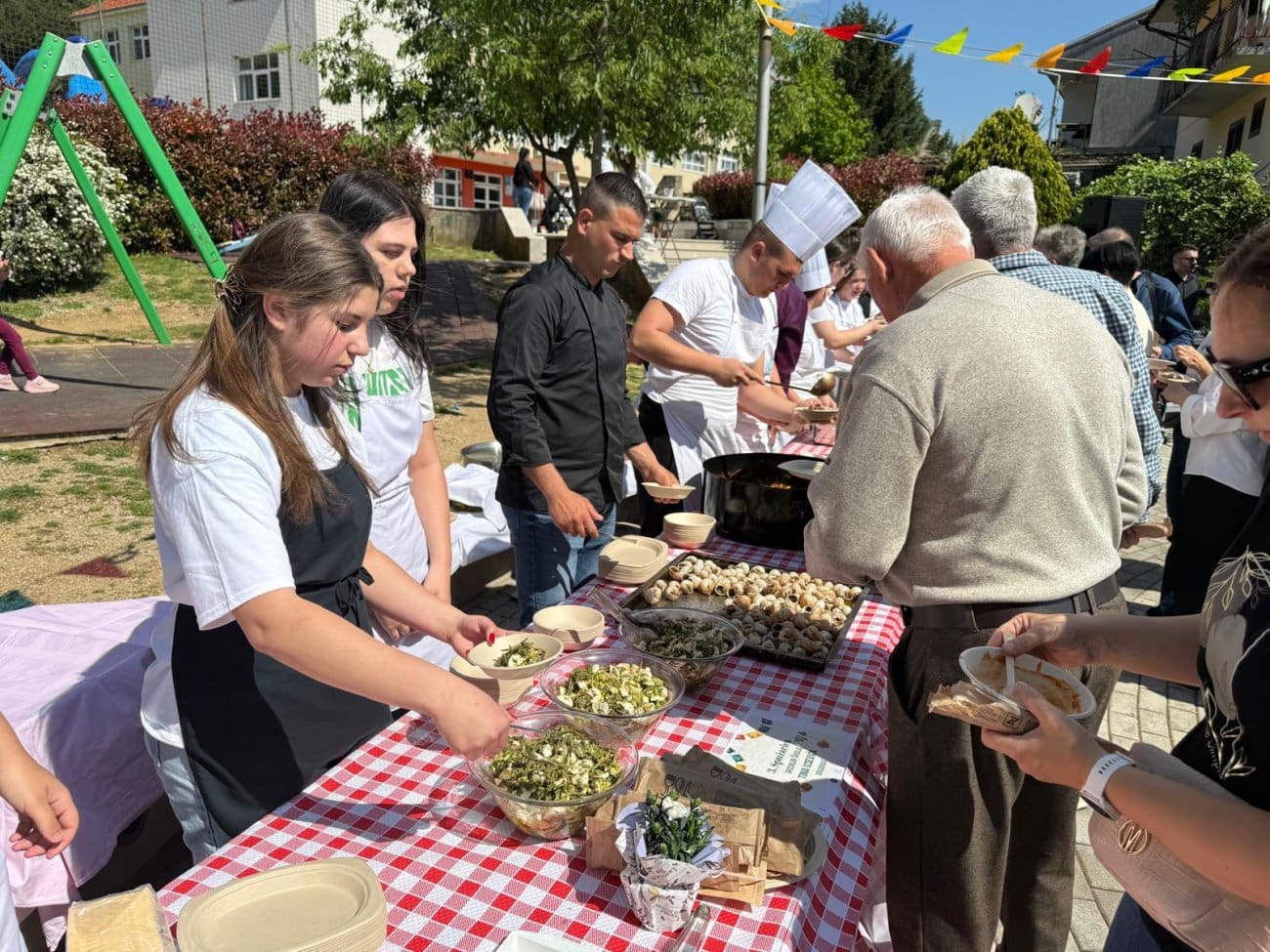U Vrgorcu održana 3. Spužarica: Učenici predstavili tradicionalne recepte