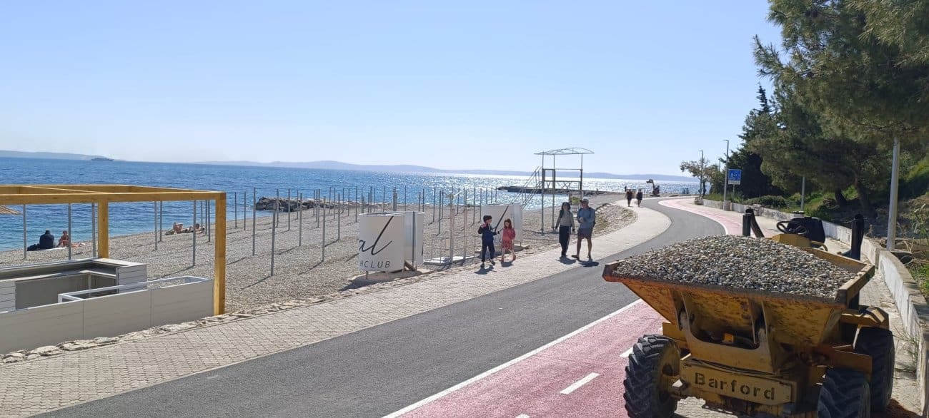 Sunce u Splitu mami prve hrabre kupaće na plaže: Pogledajte kako se grad priprema za ljeto