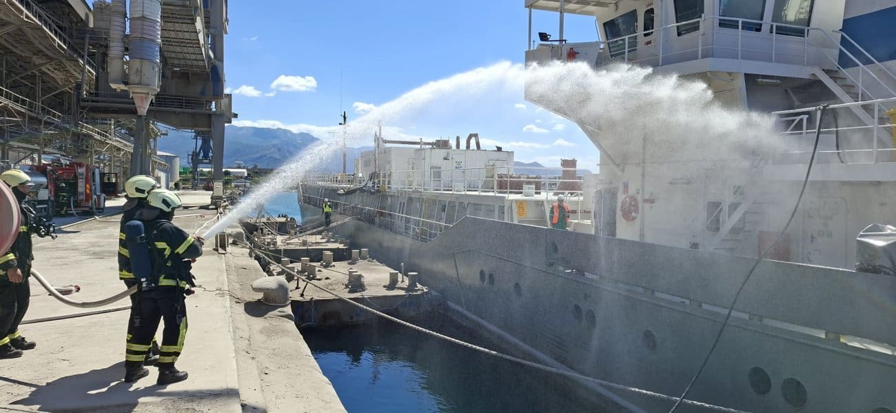 FOTO Opća vježba Lučke uprave Split održana na operativnoj obali tvornice cementa Sv. Juraj