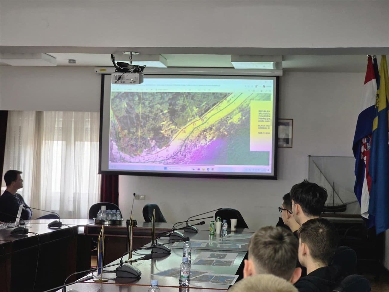 Učenici Geodetsko-graditeljske škole posjetili Županiju: Učili o pomorskom dobru, ekologiji i geodetskim izmjerama