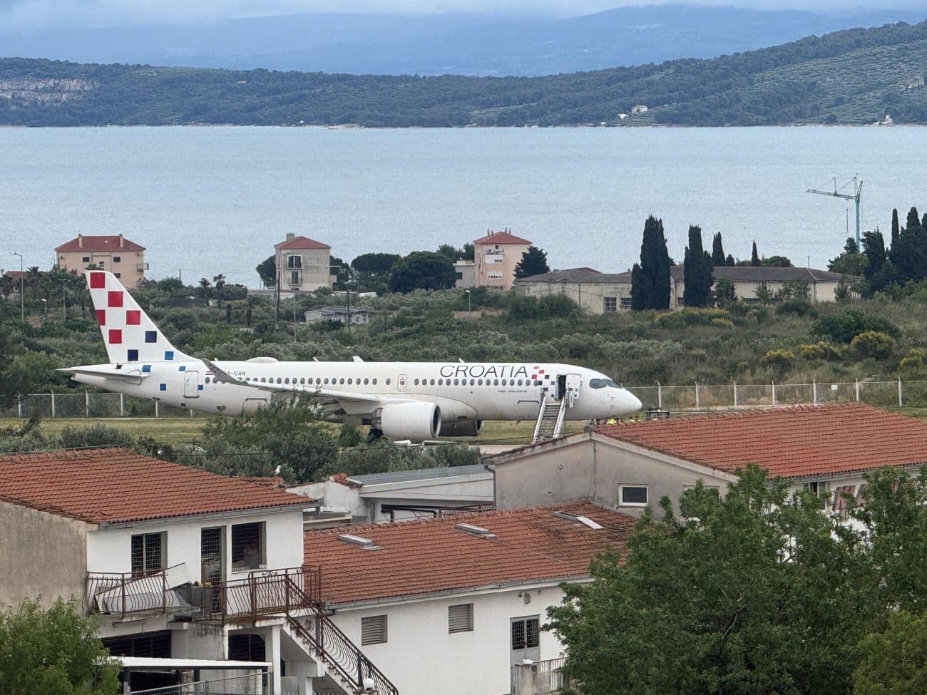Poznato zašto je došlo do izlijetanja zrakoplova na travnjak, evo kakva je šteta