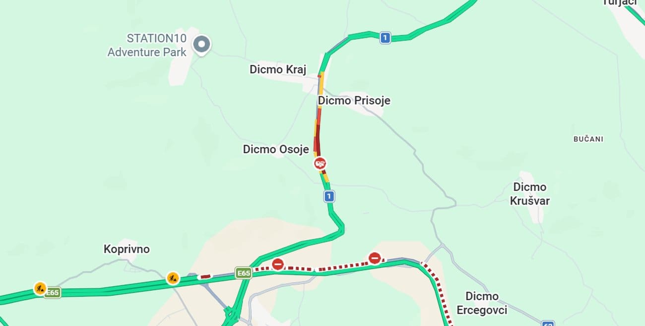 Kaos na D1 kod Dicma: U sudaru dva automobila ozlijeđene tri osobe, cesta prema Splitu zatvorena