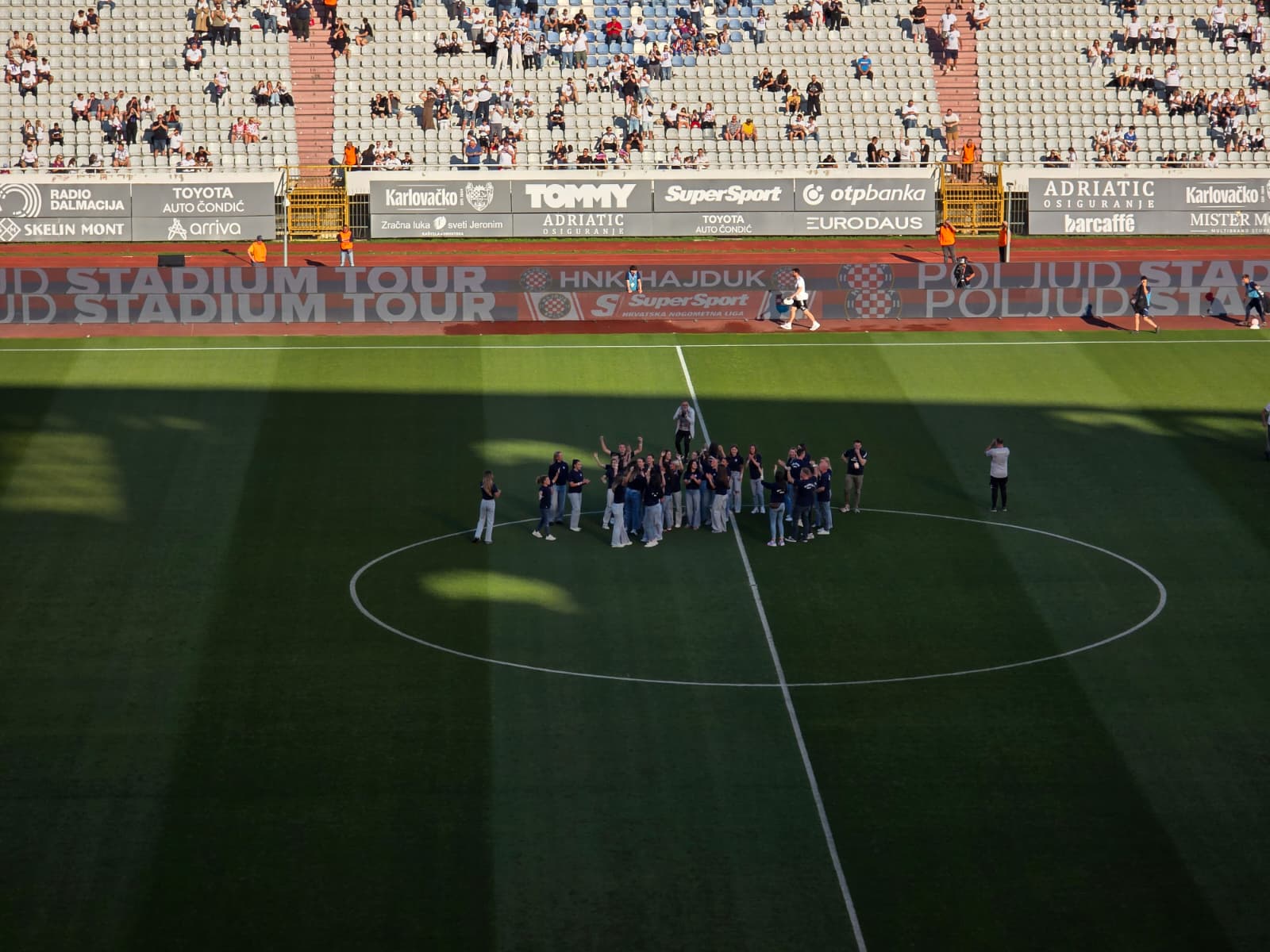 HAJDUK - VUKOVAR: Hajdučice ispraćene ovacijama uoči početka susreta