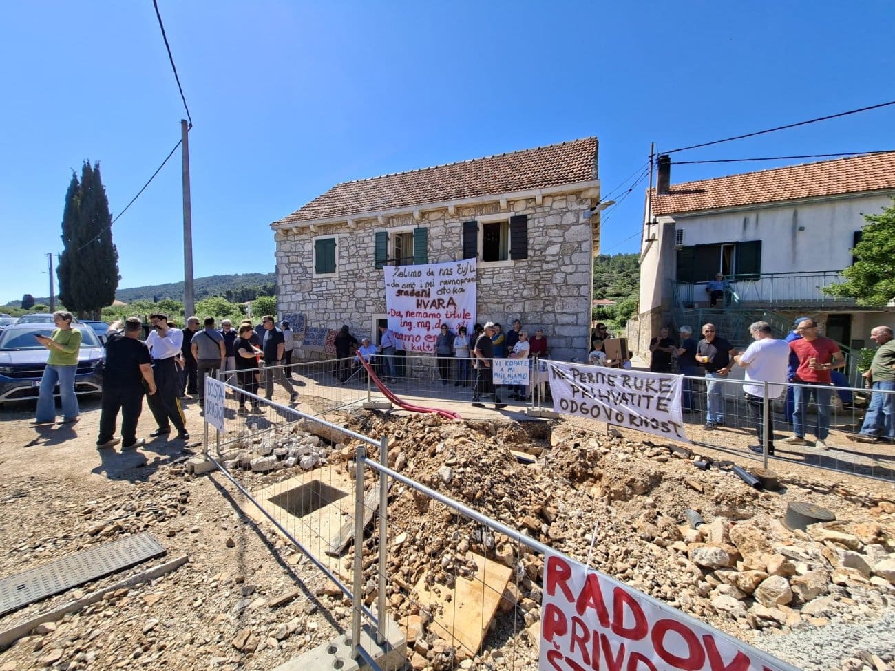 Hvar na nogama! Mještani Zastražišća održali prosvjed: "Dobili smo podršku načelnice, sada čekamo konkretna djela"
