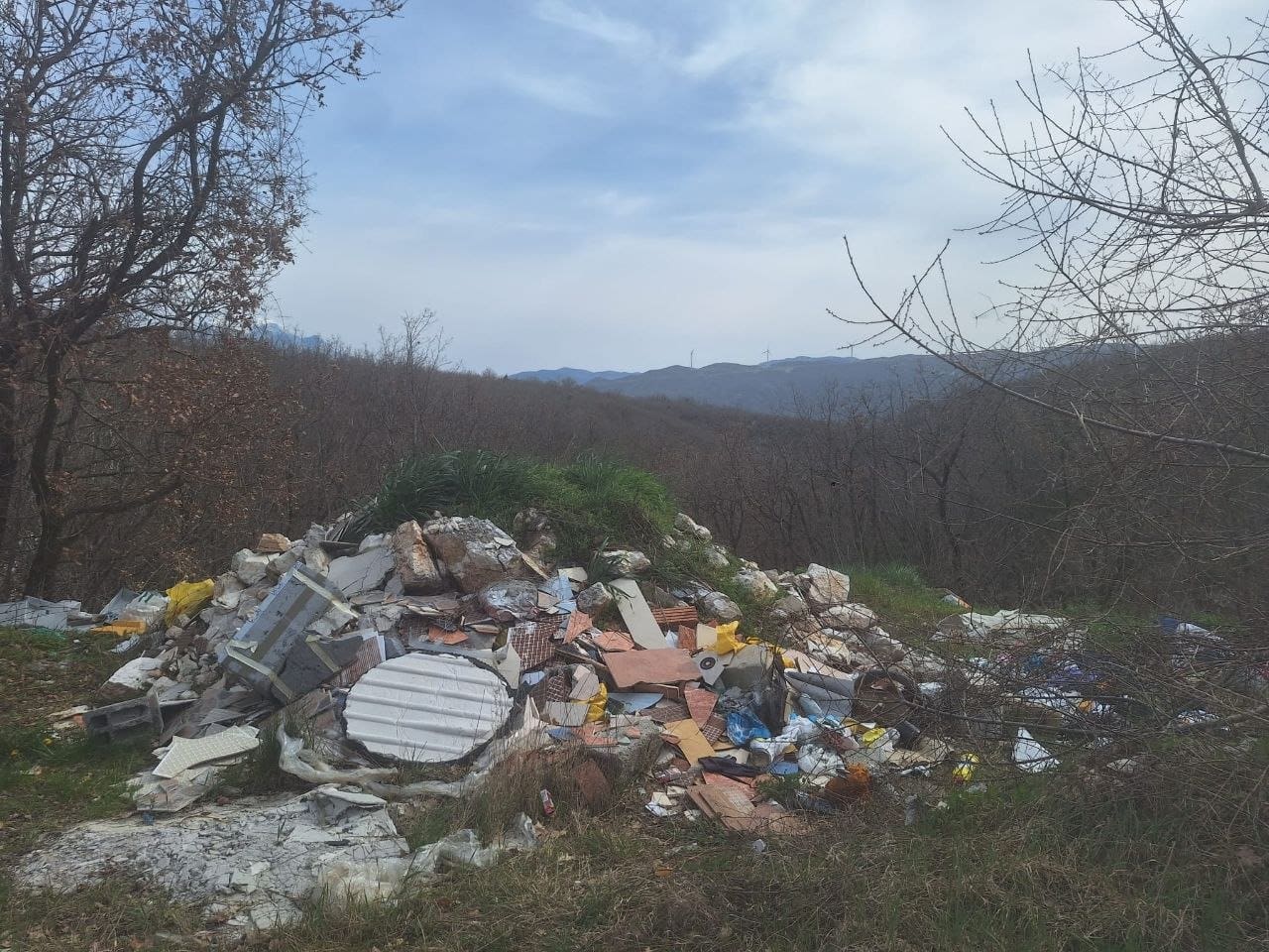 ilegalno odlagaliste blato 1