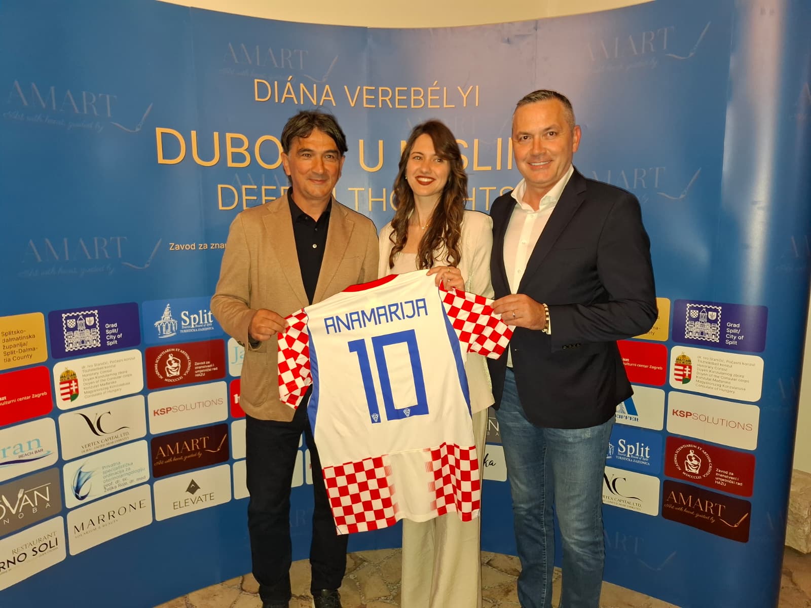 FOTOGALERIJA Dalić i Kustić među brojnim poznatima podržali mladu povjesničarku umjetnosti: U Palači Milesi otvorena izložba "Duboko u mislima"