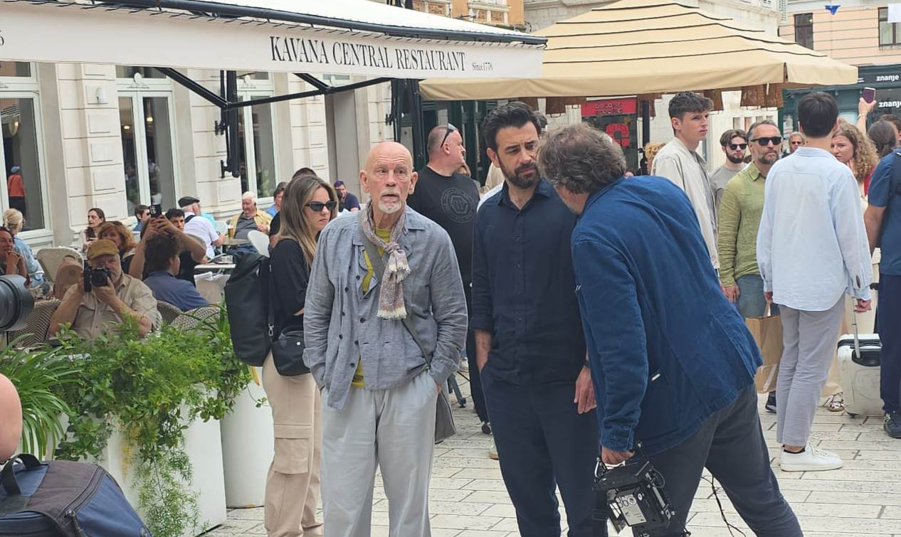 FOTO I VIDEO Hollywoodska zvijezda u srcu Splita: Malkovich snima reklamu za HTZ!