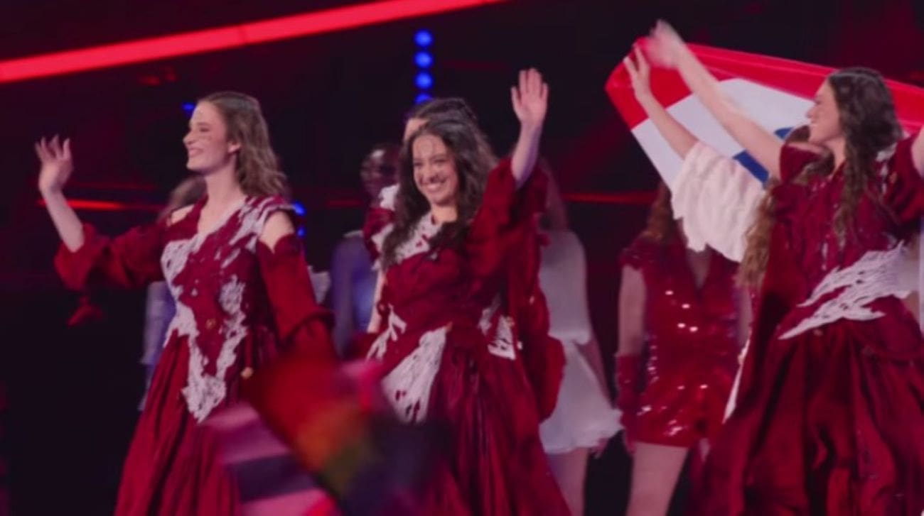 Lelekice podigle hrvatsku zastavu na pozornici Eurosonga i zaradile ovacije