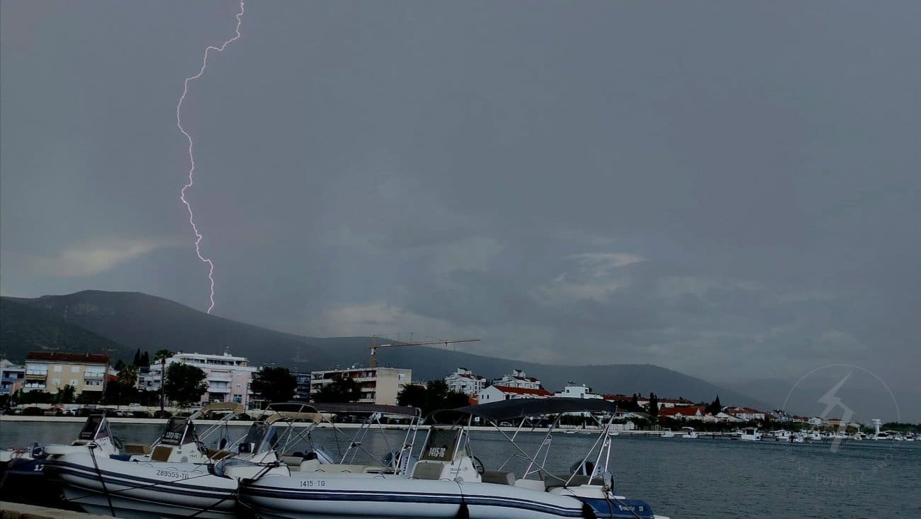 VIDEO Prolom oblaka u Trogiru: Nevrijeme zahvatilo dio Jadrana