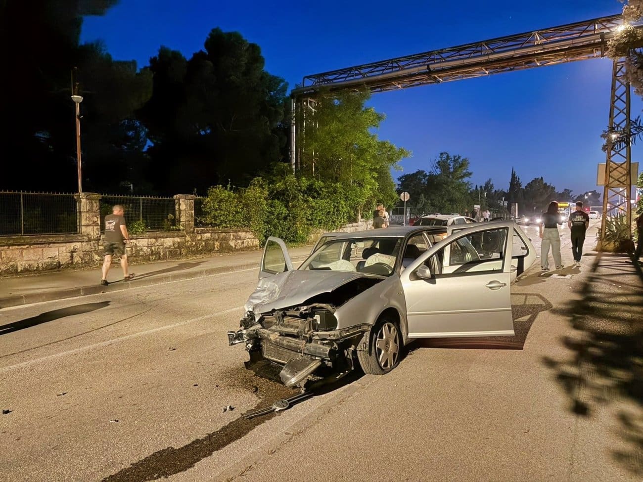 Teška prometna nesreća u Kaštelima: Promet zasad zatvoren u oba smjera