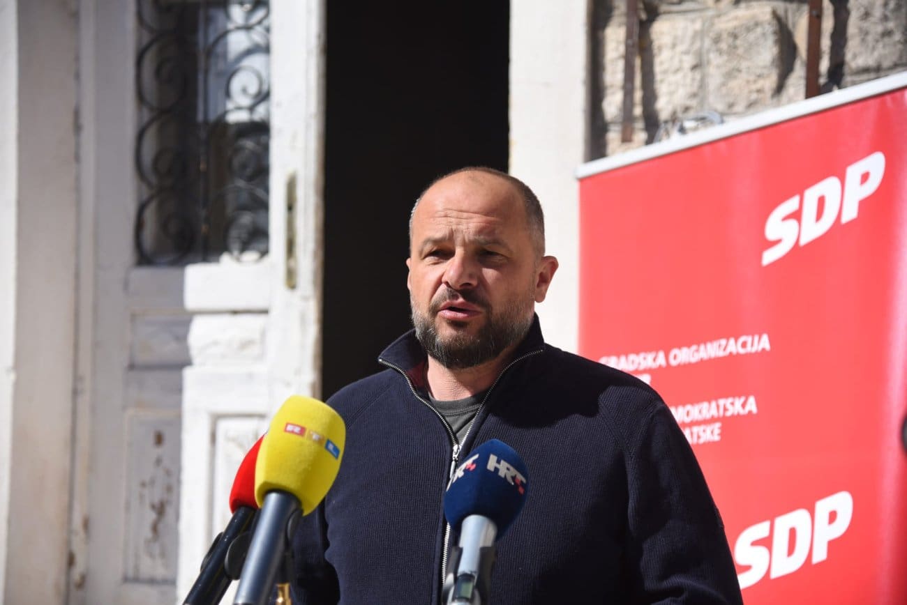 Siniša Hajdaš Dončić na proslavi Praznika rada u Trogiru. "Nećemo dopustiti Plenkoviću da po svom modelu zavlada svim institucijama"