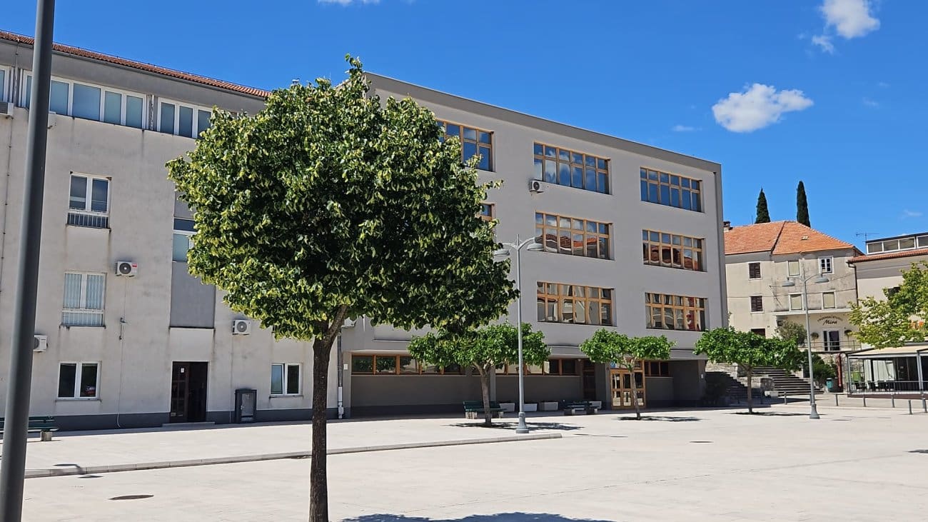 Županija se oglasila nakon uhićenja u Drnišu: Donijeli odluku o nastavi u školama