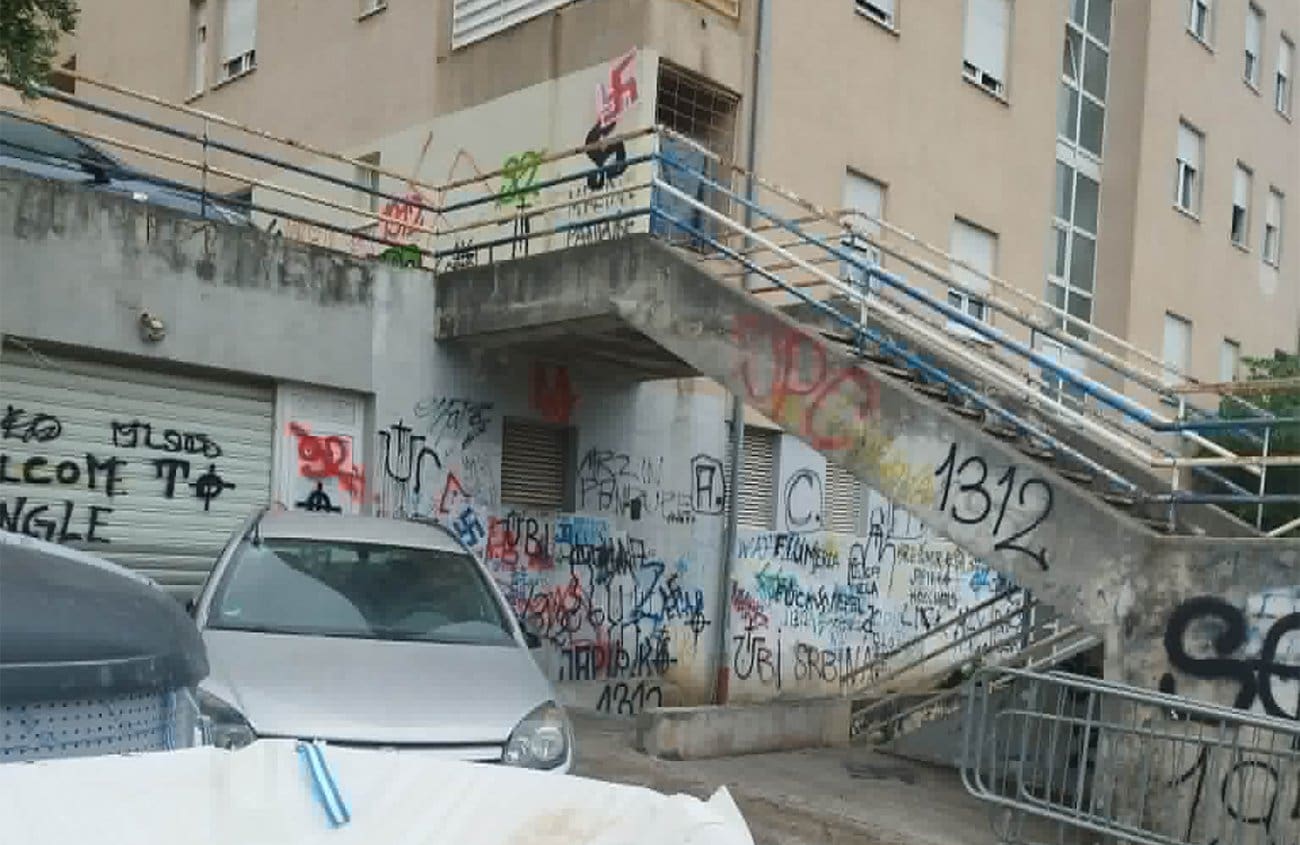 OVO SU PRIZORI IZ SOLINA Sramota na zidovima grada: Mržnja nije grafit, nego poraz grada...