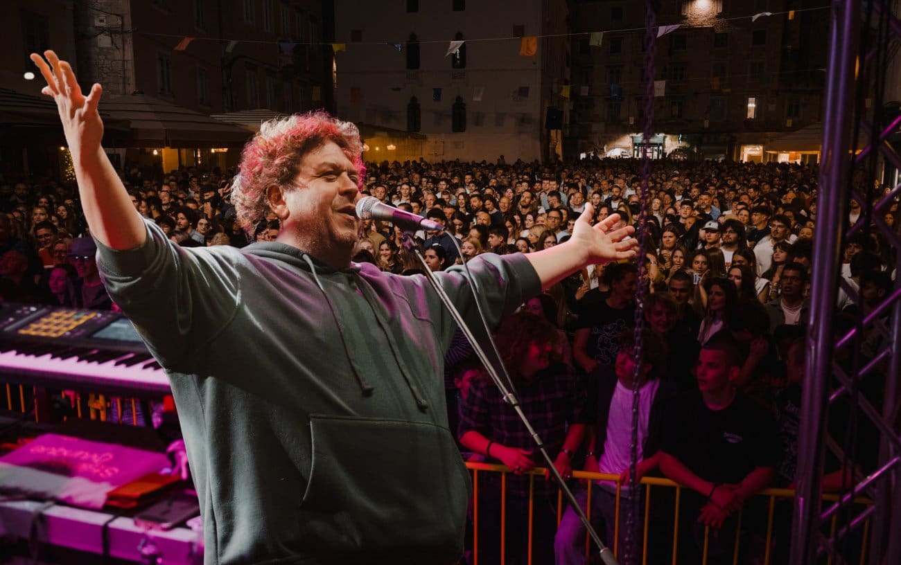 "Moj veseljko" i ostali hitovi "zapalili" krcatu Pjacu. TBF održao sjajan koncert povodom Sudamje