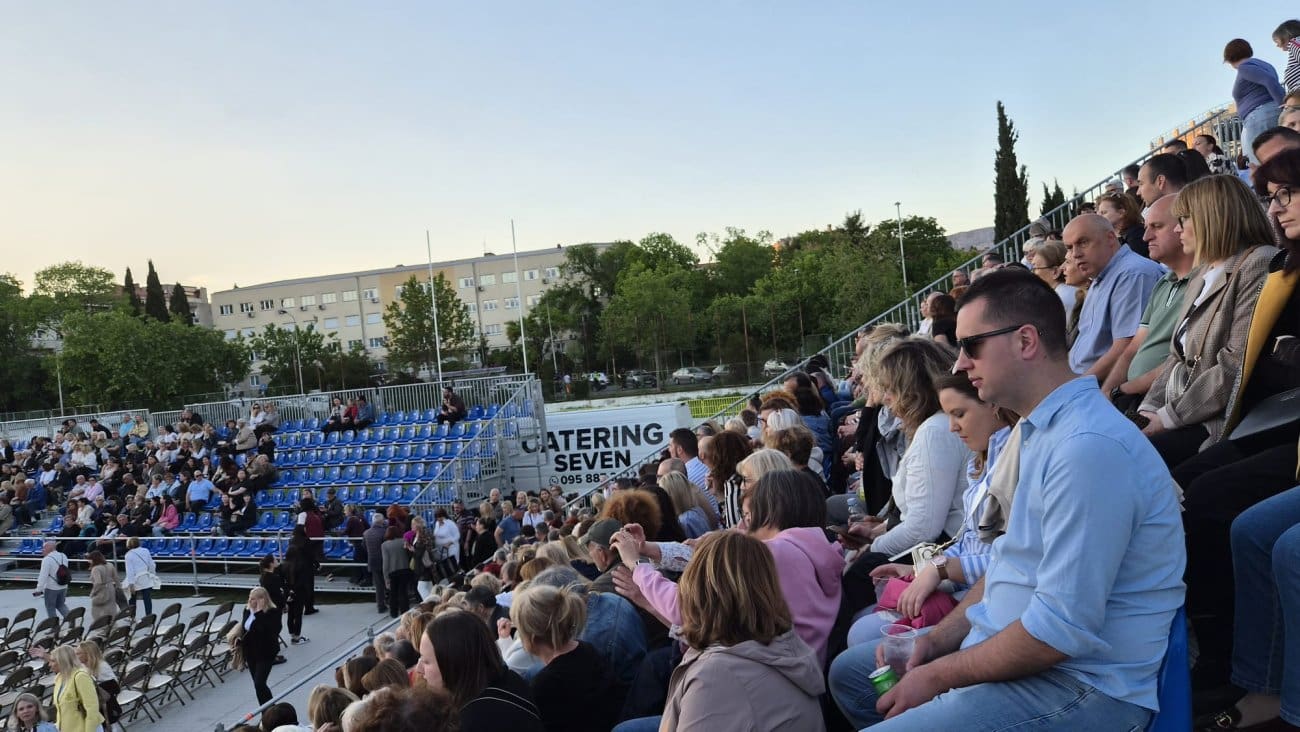 Stari plac spreman za večerašnji koncert Tereze Kesovije, pogledajte kako izgleda