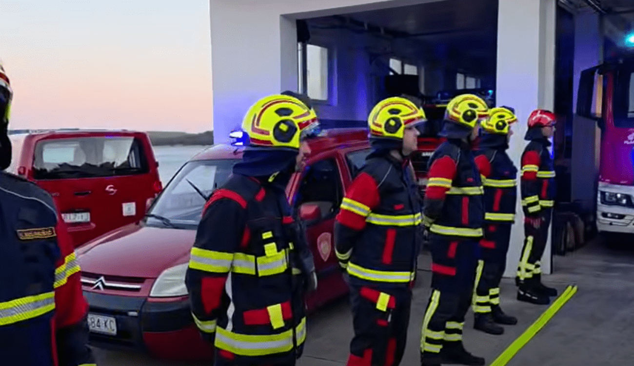 VIDEO Pogledajte kako su vatrogasci iz Tisnog ispratili kolegu u mirovinu