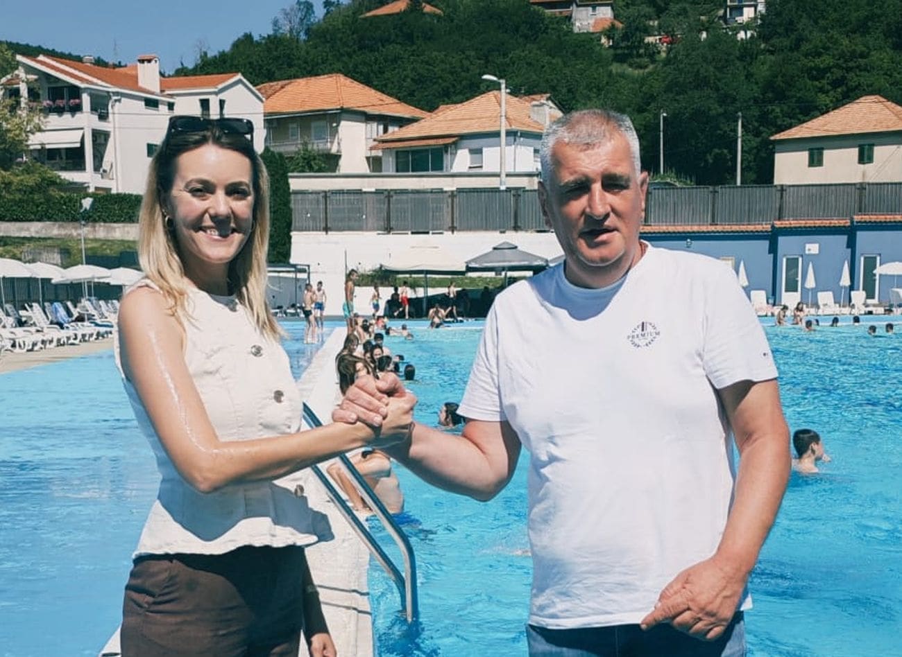 Gradonačelnik Bulj otvorio sezonu kupanja na Gradskom bazenu u Sinju