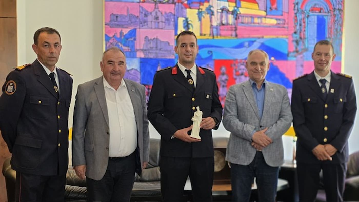 Vatrogasac iz Solina 34 dana je pješačio do Vatikana. Evo što je poručio papi