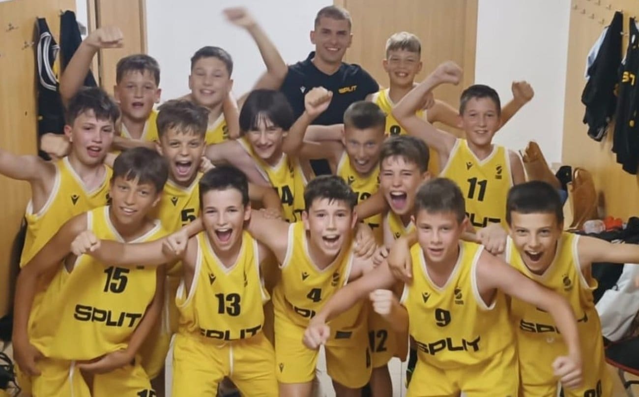 Veliki dan za splitsku košarku: Mali “Žuti” postali prvaci Hrvatske, naslov posvetili pokojnom treneru Anti Grgureviću