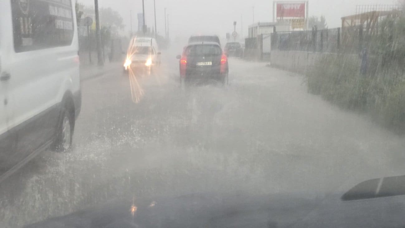 Silovito nevrijeme na splitskom području. Ogromna količina kiše napravila kaos na cestama