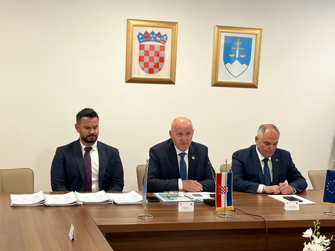 Bačić u Dugopolju uručio ugovore vrijedne 4,5 milijuna eura i razgovarao o stanovanju mladih