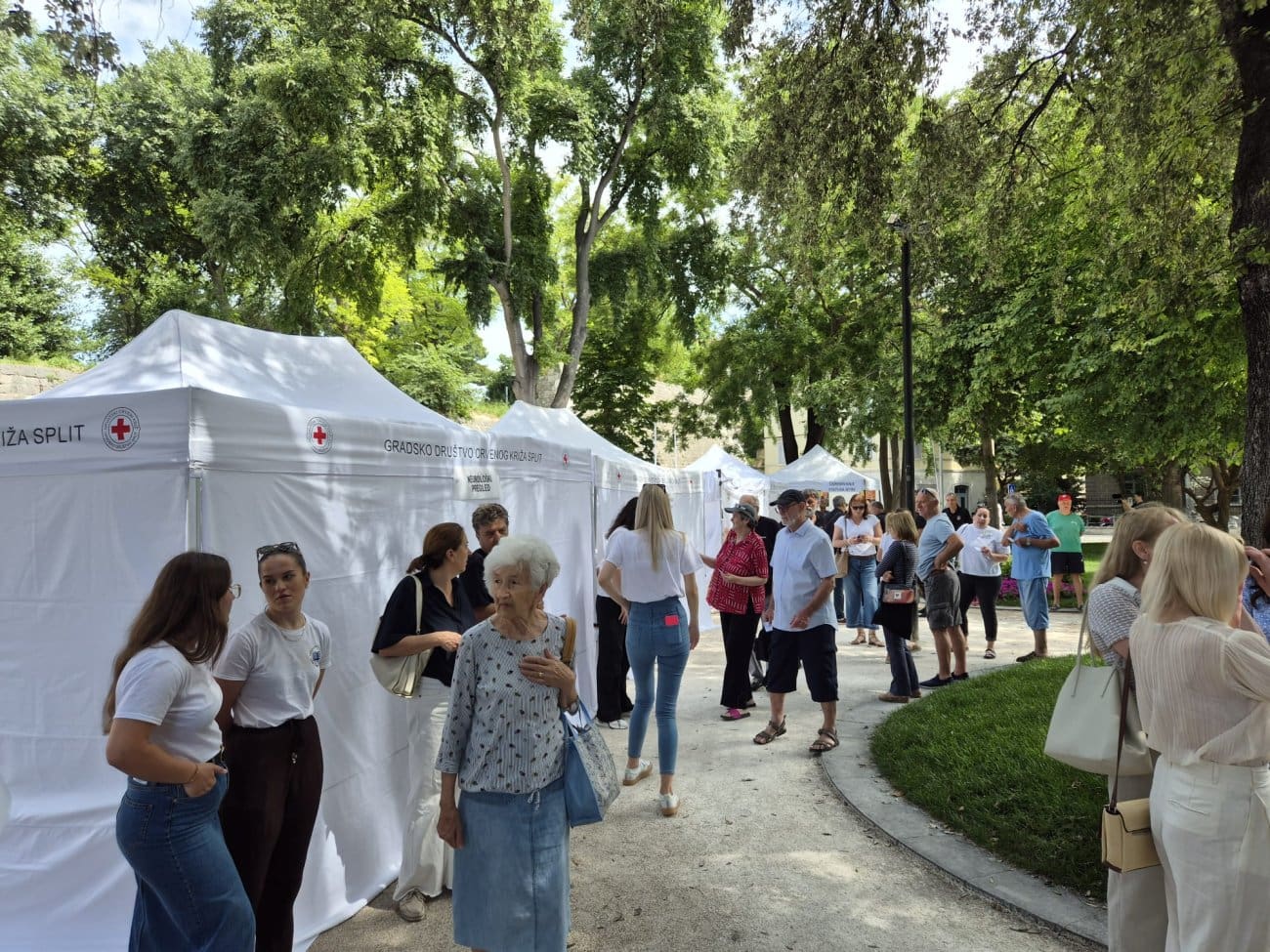 Đardin postao velika ambulanta na otvorenom: Građani iskoristili priliku za preventivne preglede