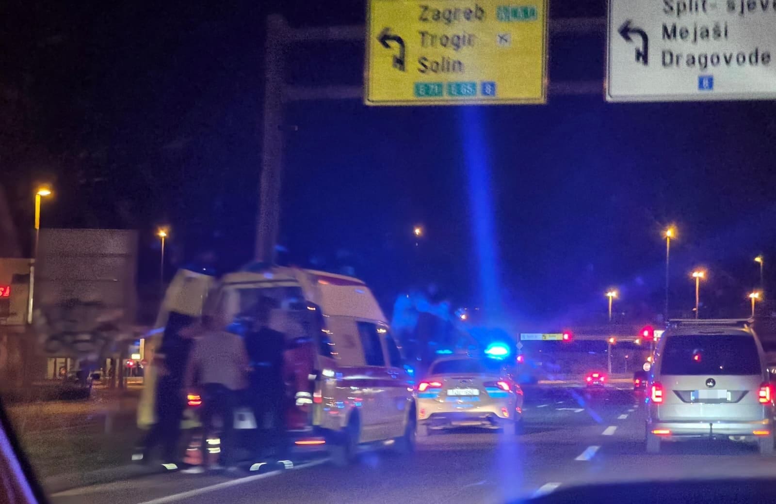 41-godišnjak rastrojen trčao križanjem Poljičke i ZNG-a, preminuo u bolnici nakon sat vremena