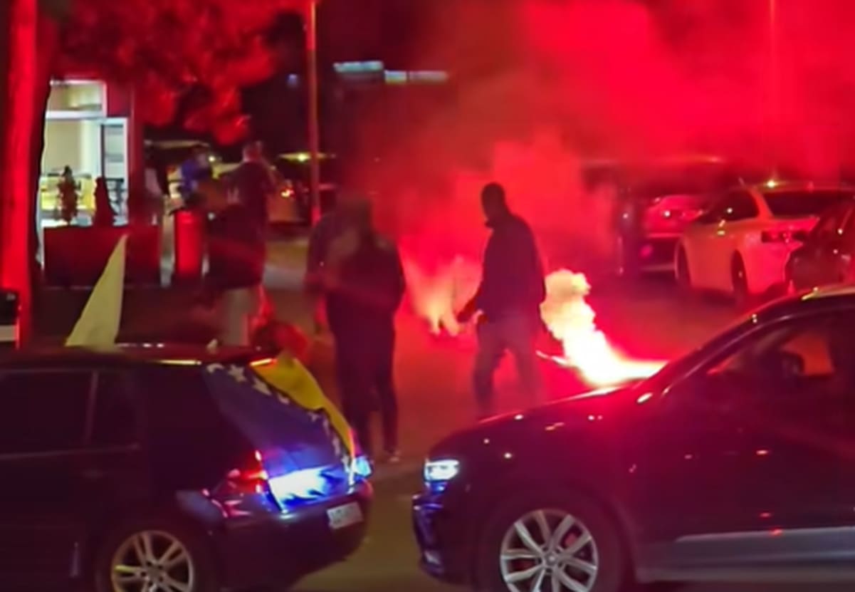 VIDEO Incident nakon utakmice s Kanadom: Policija spriječila tučnjavu navijača Hrvatske i BiH