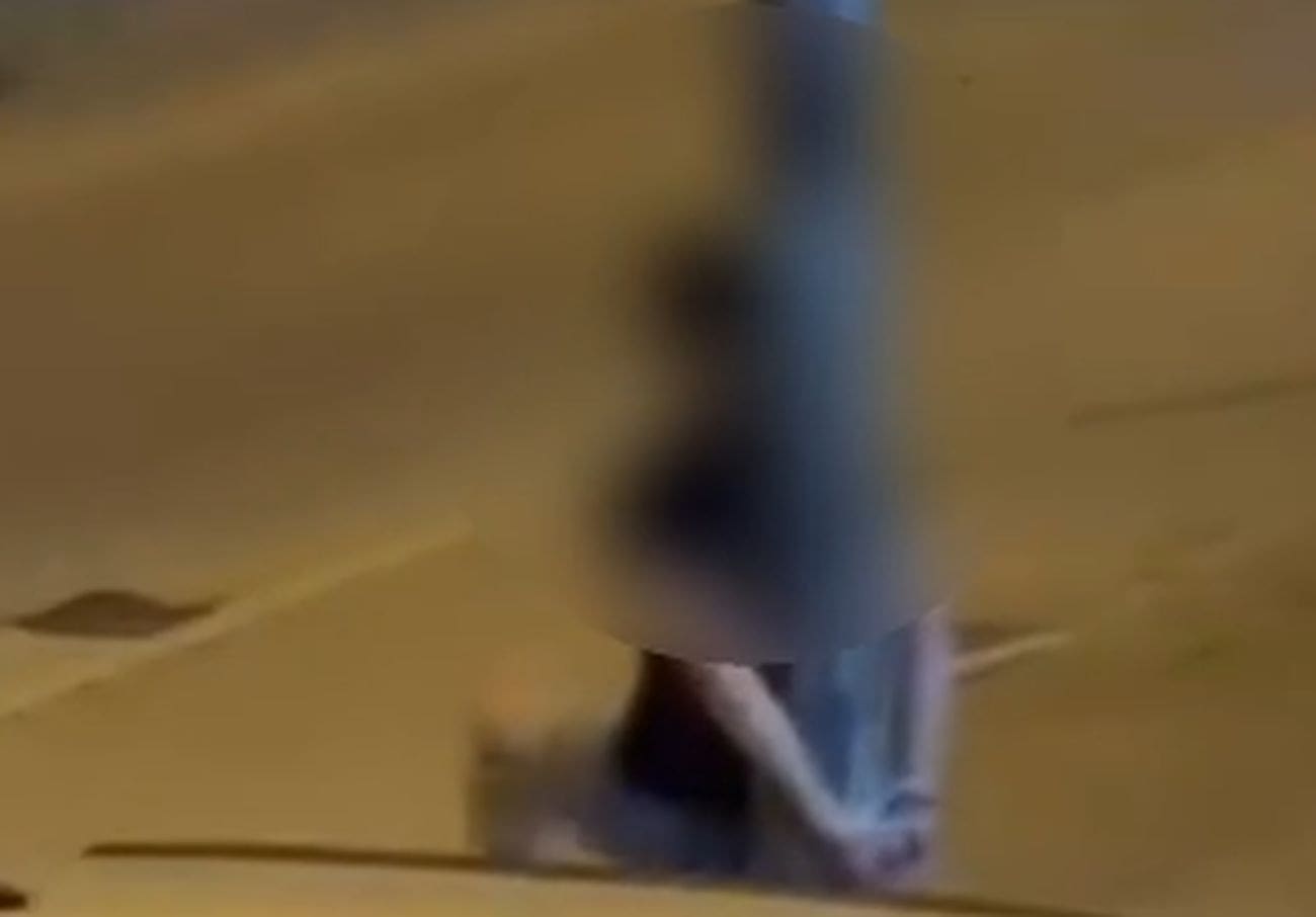 Bizaran video iz Banje Luke: Otac zavezao sina za banderu, reagirala policija